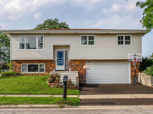 557 Delaware Trl, Carol Stream, IL, 60188-1453 | Card Image