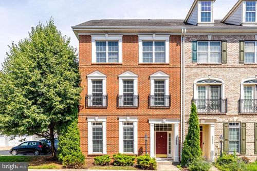 22948 Fanshaw Sq, BRAMBLETON, VA, 20148-5673 | Card Image