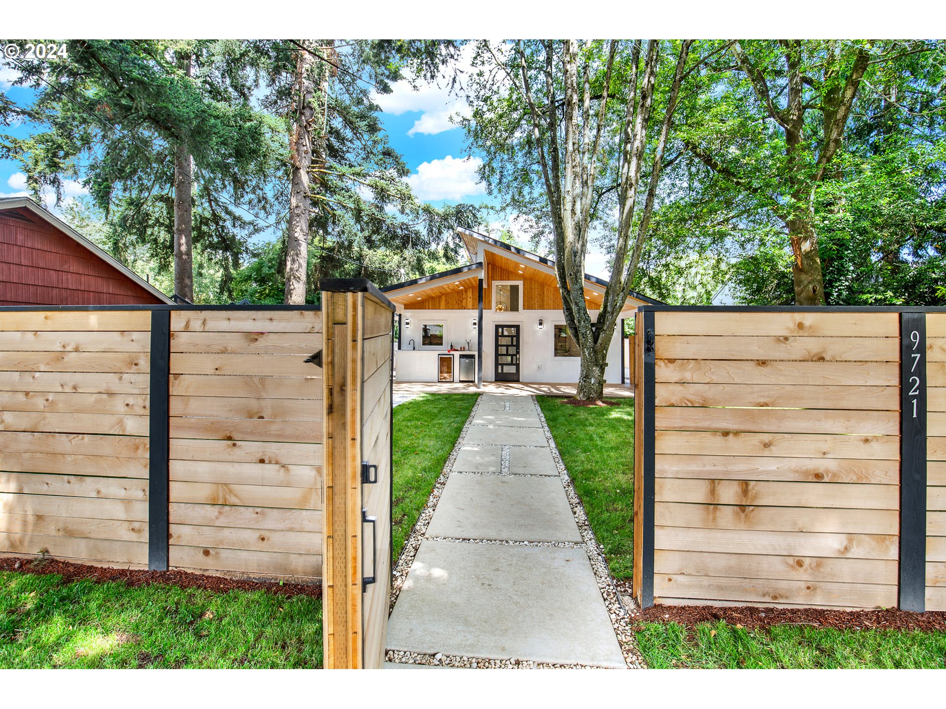 Leonard St, Portland, OR 97203