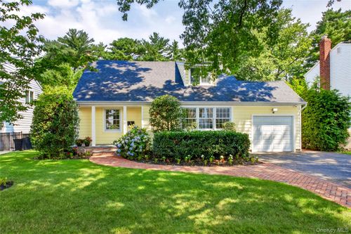 165 Brook St, Garden City, NY, 11530-6422 | Card Image