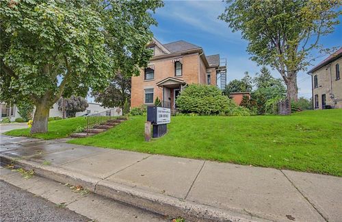 22 Harvey St, Tillsonburg, ON, N4G3J6 | Card Image