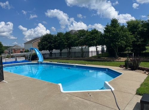 108 Buckhaven Dr, Hendersonville, TN, 37075-6910 | Card Image