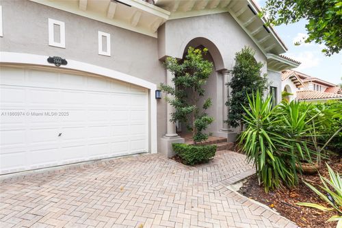 7666 Sw 193rd Ln, Cutler Bay, FL, 33157-7395 | Card Image