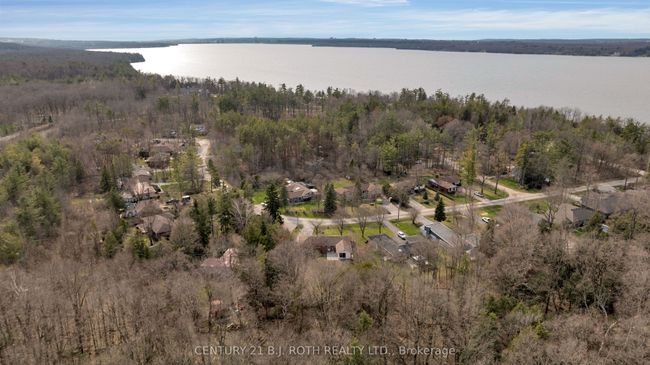 3763 Whitecap Dr, House other with 3 bedrooms, 2 bathrooms and 5 parking in Innisfil ON | Image 43