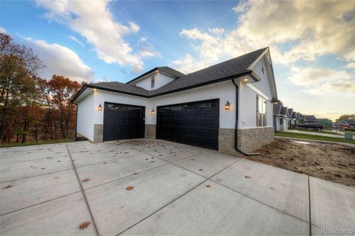 626 Round Rock Dr, Howell, MI, 48843-5814 | Card Image