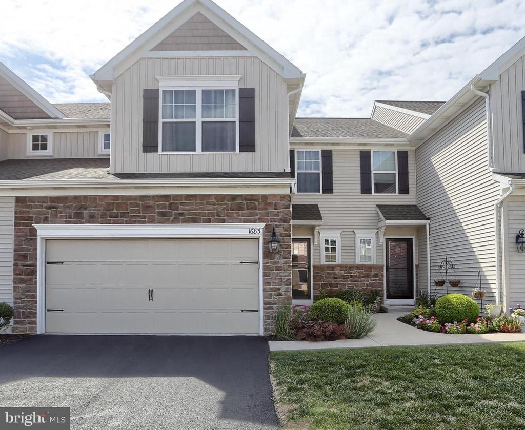 Haralson Dr, Mechanicsburg, PA 17055