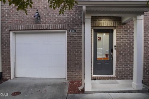 4039 Sykes St, Cary, NC, 27519-7300 | Card Image