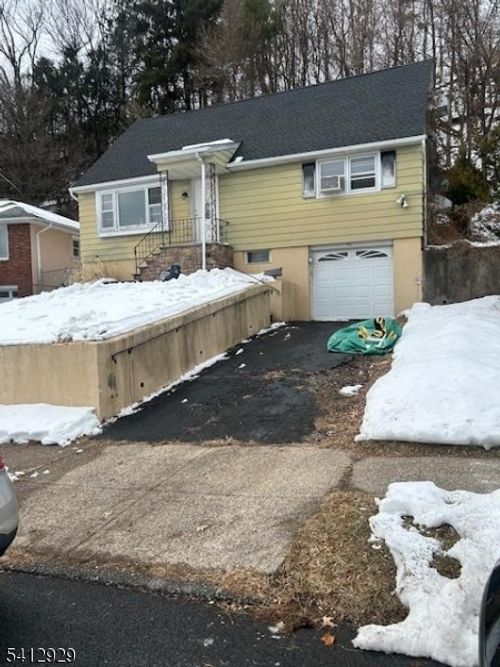 43 Dewey St, Clifton, NJ, 07013-1139 | Card Image