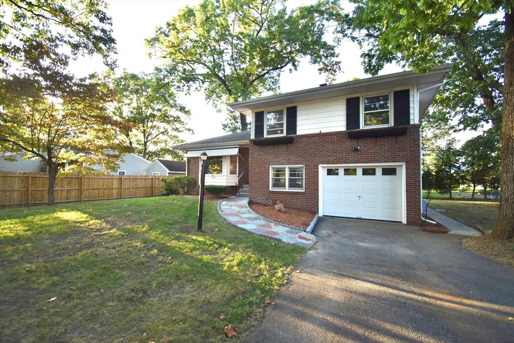 Prospect St, Chicopee, MA 01020
