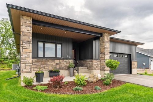 35 Morrison Dr, Cobden, ON, K0J1K0 | Card Image