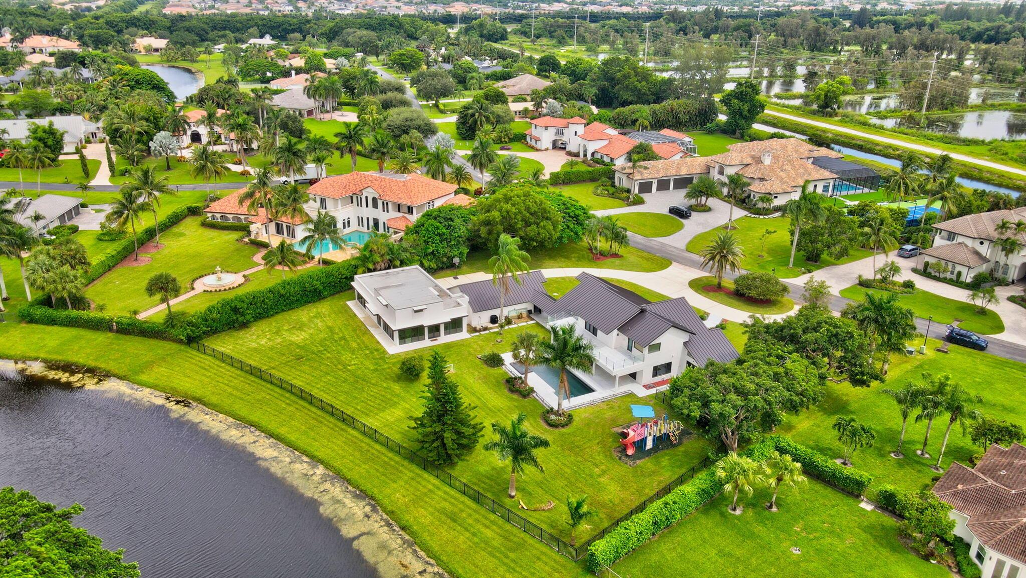 Avenida Del Rio , Delray Beach, FL 33446