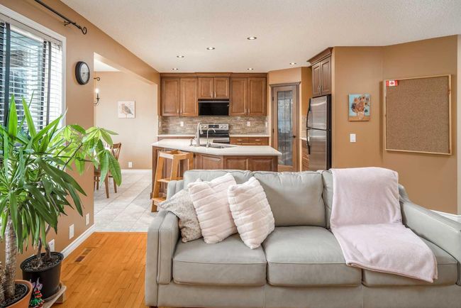 69 Millview Pk Sw, House other with 5 bedrooms, 4 bathrooms and 4 parking in Calgary AB | Image 5