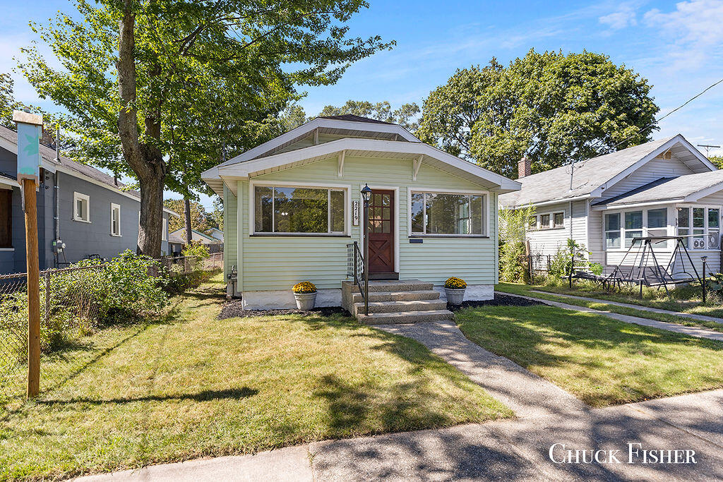 Blodgett St, Muskegon, MI 49441
