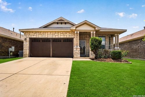 7915 Cenote Dr, San Antonio, TX, 78254-6238 | Card Image
