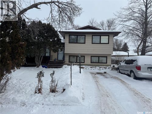110 Salemka Cres, Regina, SK, S4R7S1 | Card Image