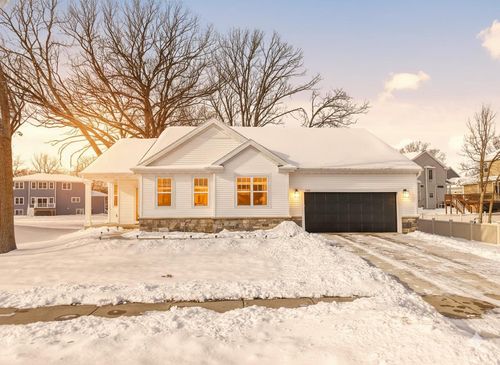 1182 Okeeffe Ave, Sun Prairie, WI, 53590-4232 | Card Image