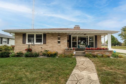 7853 38th Ave, Kenosha, WI, 53142-2127 | Card Image