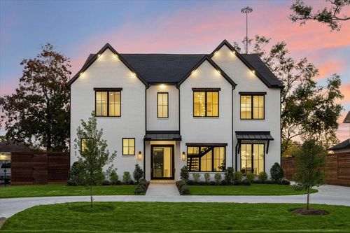 431 W 30th St, Houston, TX, 77018-8305 | Card Image