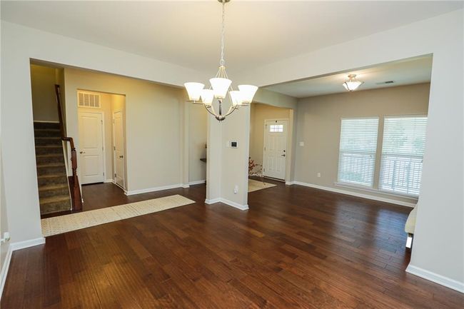 8842 Thorneshire Circle, Home with 5 bedrooms, 3 bathrooms and null parking in Mechanicsville VA | Image 8