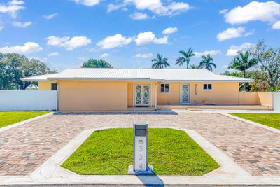 334 Se Avenue I, House other with 6 bedrooms, 4 bathrooms and null parking in Belle Glade FL | Image 1