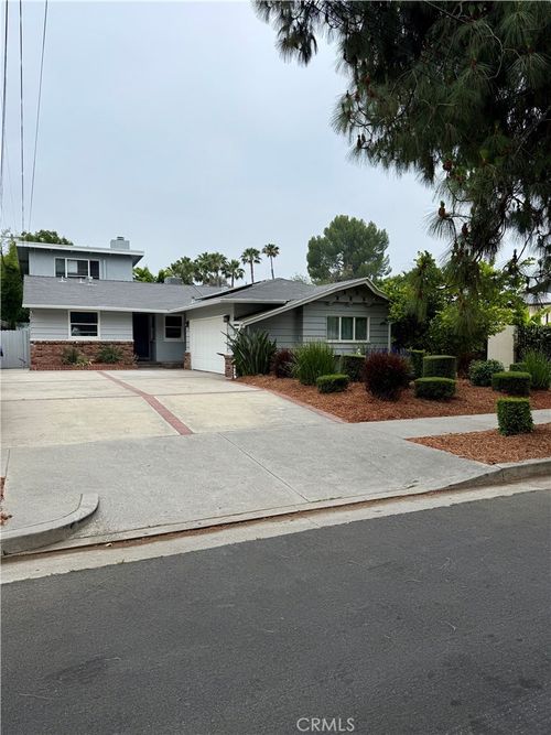 22814 Collins, Woodland Hills, CA, 91367 | Card Image