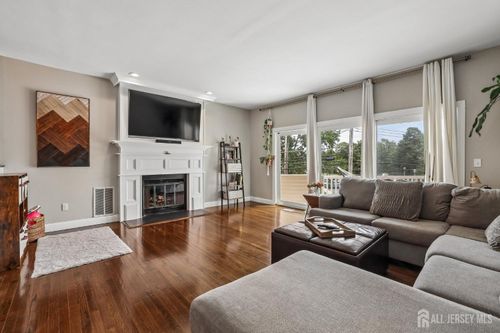 3 Newport Ct, Long Branch, NJ, 07740-7864 | Card Image