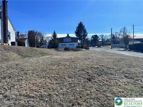 952 E Hamilton St, Allentown, PA, 18109-2618 | Card Image