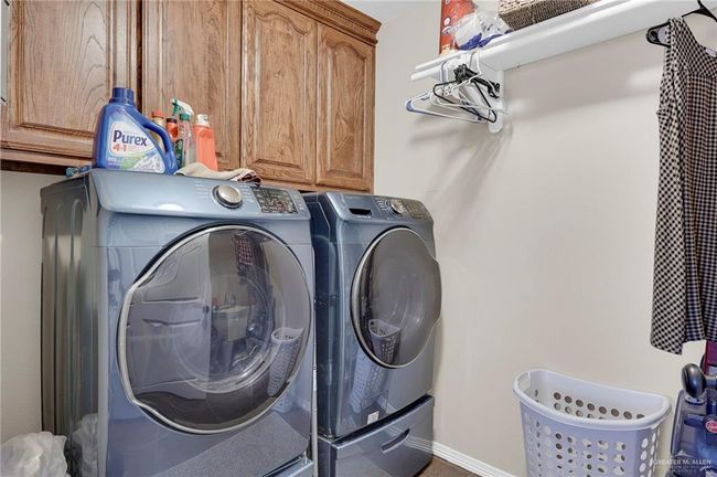5213 Mile 8 1/2 Rd, House other with 3 bedrooms, 3 bathrooms and 2 parking in Edinburg TX | Image 12