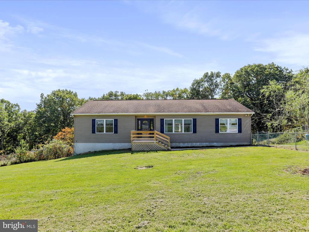 Sherman Dr, Augusta, WV 26704
