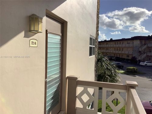 apt-214-5181 W Oakland Park Blvd, Lauderdale Lakes, FL, 33313-1581 | Card Image