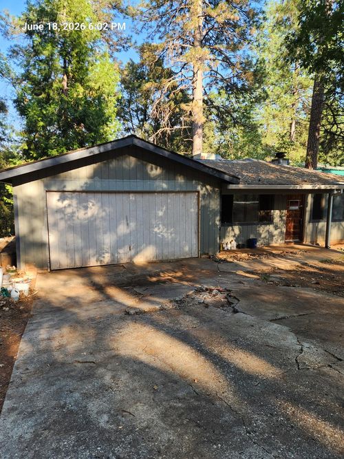 14175 Rollins Park Dr, Grass Valley, CA, 95945-9636 | Card Image
