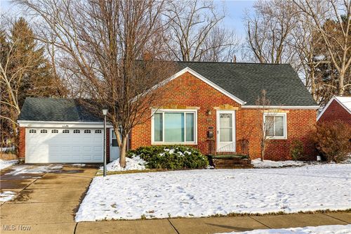 5979 Twin Lakes Dr, Parma, OH, 44129-3507 | Card Image