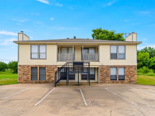 143 Allencrest Dr, White Settlement, TX, 76108-2374 | Card Image
