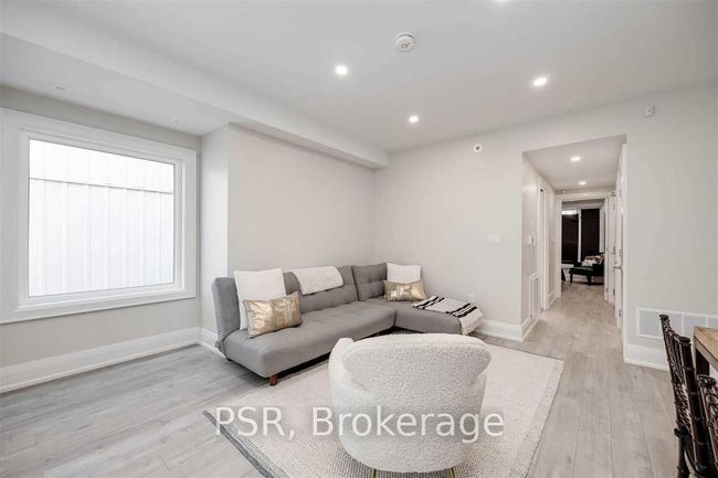 2 - 207 Perth Ave, House other with 1 bedrooms, 1 bathrooms and null parking in Toronto ON | Image 4