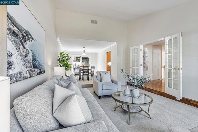 Living Room | Image 11