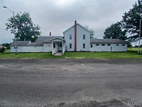 1212 Pineda Ln, Staunton, IL, 62088 | Card Image
