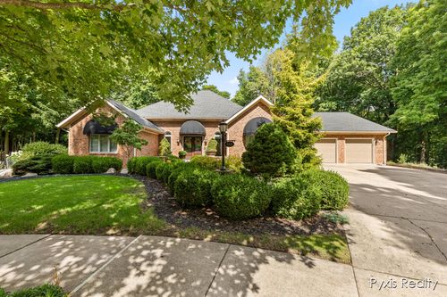 2331 Westwinde Ct Nw, Grand Rapids, MI, 49504-2392 | Card Image