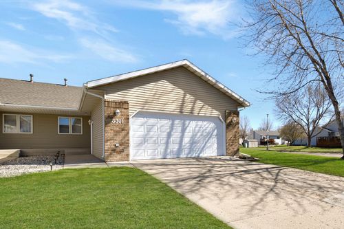 3301 30 Avenue S, Fargo, ND, 58103 | Card Image