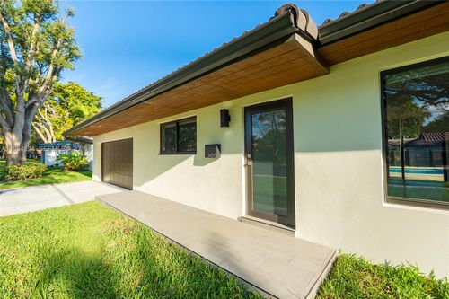 14515 Mahogany Ct, Miami Lakes, FL, 33014-2635 | Card Image