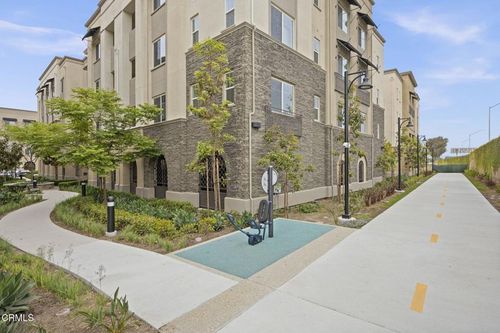 unit-302-2850 Wagon Wheel Rd, Oxnard, CA, 93036-1460 | Card Image