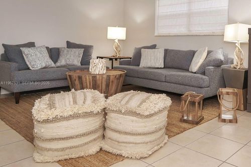 20 Se 12th St, Dania Beach, FL, 33004-4327 | Card Image