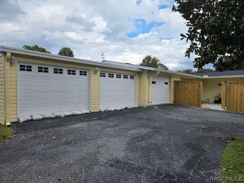 7507 W 7 Rivers Drive, Crystal River, FL, 34429 | Card Image