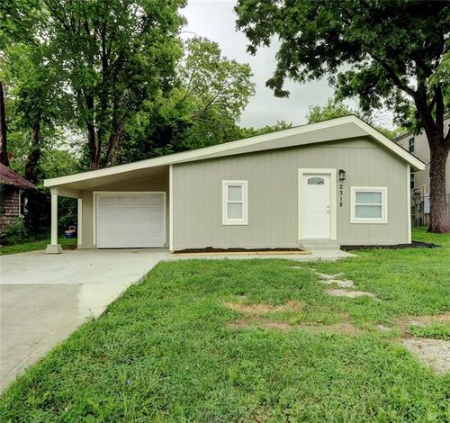 2318 S Forest Ave, Independence, MO, 64050-4220 | Card Image