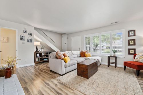 359 Gate Way, Santa Rosa, CA, 95401-8424 | Card Image