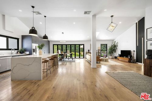 23110 Bigler St, Woodland Hills, CA, 91364-2708 | Card Image