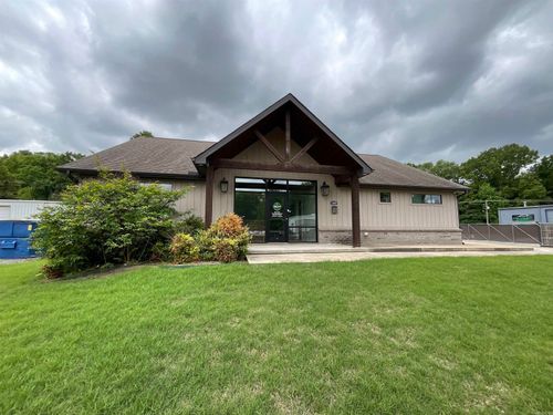 1009 S Redmond Rd, Jacksonville, AR, 72076-5120 | Card Image