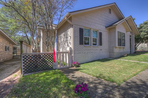 307 Quarry St, San Marcos, TX, 78666-4132 | Card Image