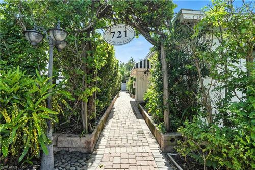 apt-4-721 9th St S, Naples, FL, 34102-6731 | Card Image