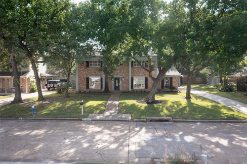 12423 Honeywood Trl, Houston, TX, 77077-2423 | Card Image