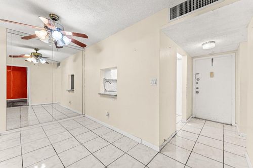 305-5980 Nw 64th Ave, Tamarac, FL, 33319-2262 | Card Image